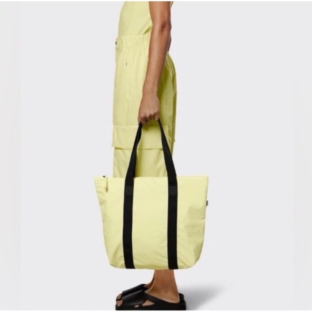 RAINS rush tote bag - waterproof Denmark NWT - commuter‎ new Straw Butter Yellow